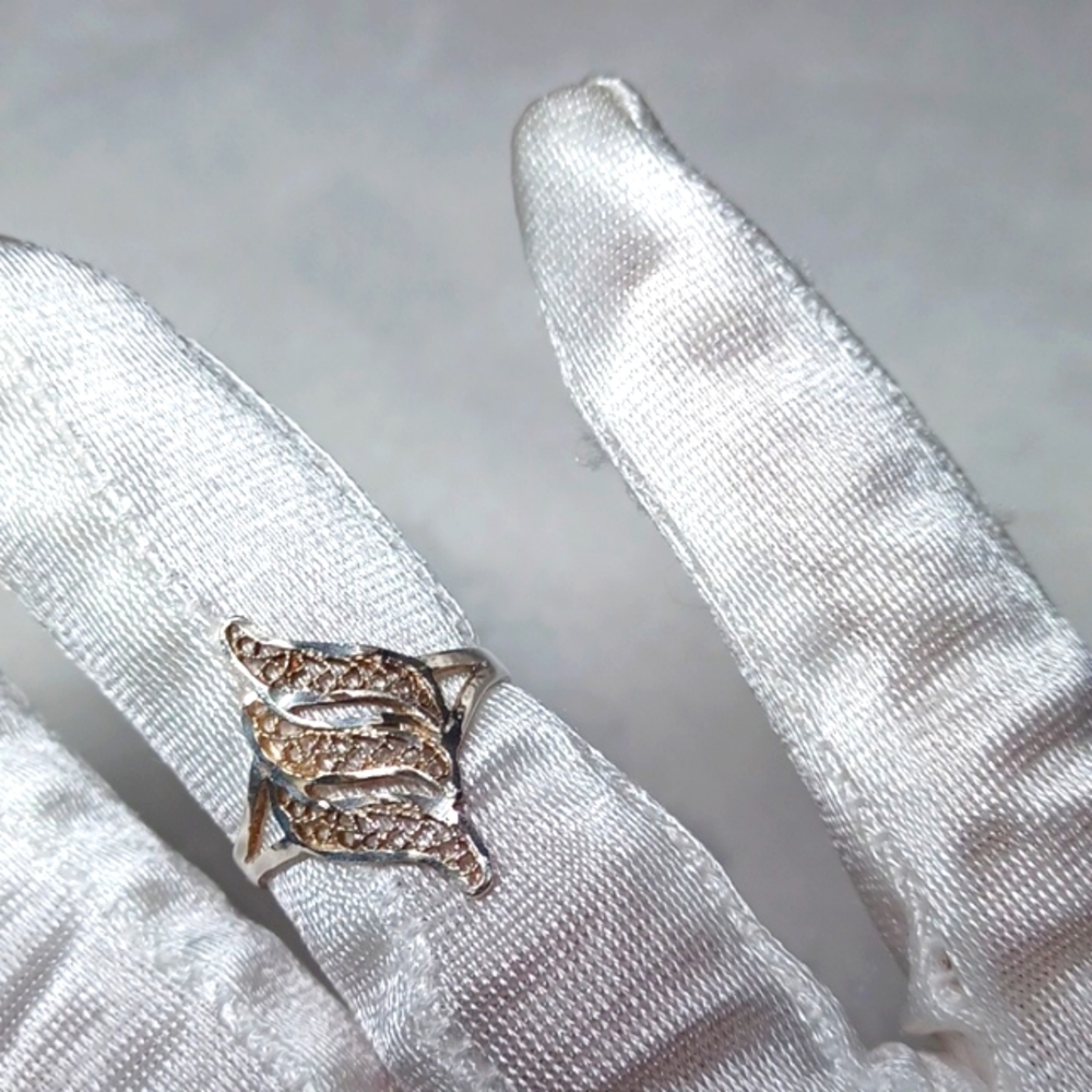 Womans 925 Sterling Silver Unique  Bohemian Style Ring sz 8